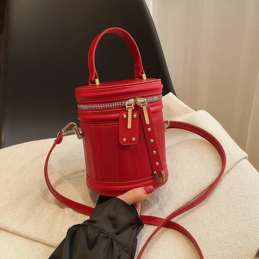 ❤️Chic Red Cylinder Crossbody Bucket Fun Handbag or Cosmetic Travel Makeup Bag - Picture 7 of 7
